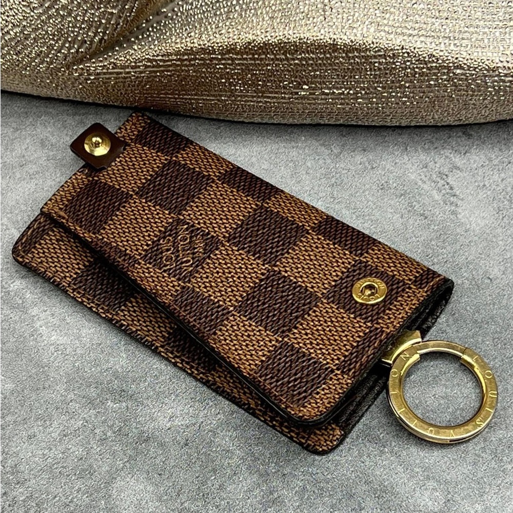 🌵 Louis Vuitton Key Holder 🌵